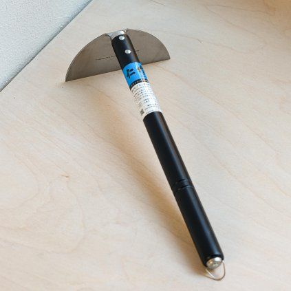 01 tokyo tools tomita zahradní motyka