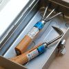 08 tokyo tools tomita ruční kořenové hrábě nisaku s jedním hrotem